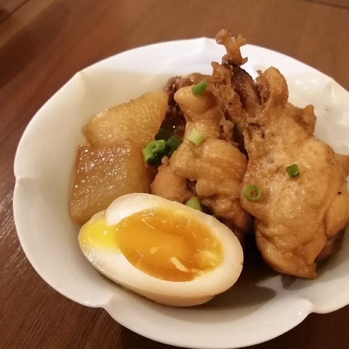 ごはん何杯でもいけちゃう！大根と手羽元の煮物